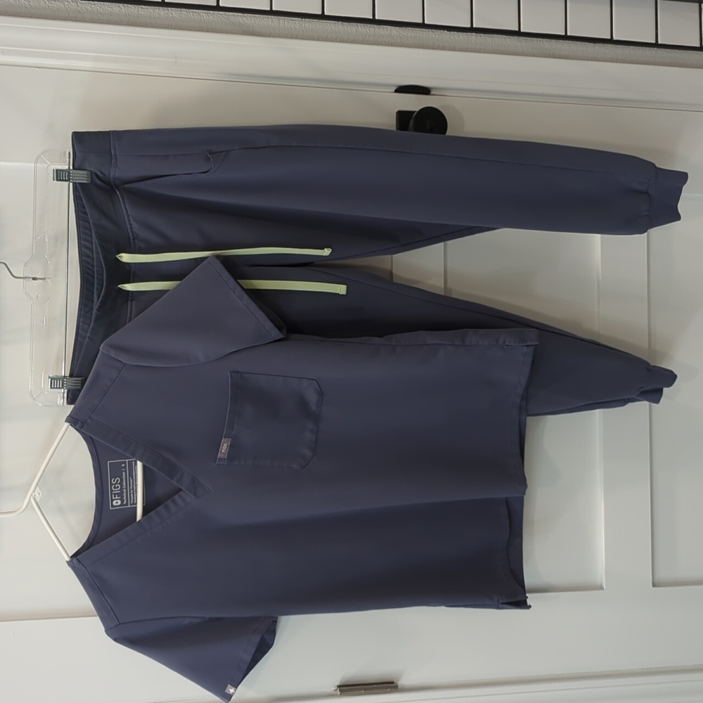 Figs scrubs
